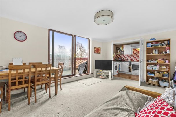 Ripley Close, High Wycombe - Photo 1