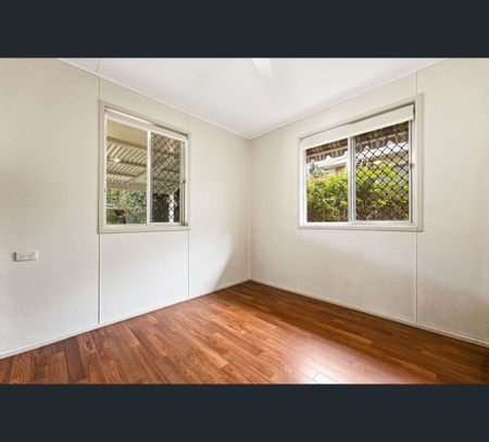 28 Dalgleish Street, South Toowoomba, Qld 4350 - Photo 4