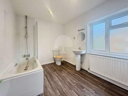 Courtlands, Maidenhead, SL6 - Photo 4