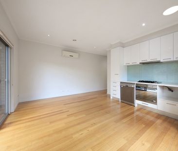 3/10 Nepean Avenue, Hampton East VIC 3188 - Townhouse For Rent | Do... - Photo 5