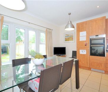 4 bedroom terraced house to rent - Photo 2
