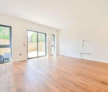 Gunnersbury Mews, Gunnersbury, W4 - Photo 1