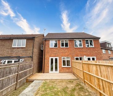 3 bedroom semi-detached house to rent - Photo 1