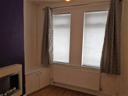 2 bedroom terraced house to rent - Photo 3