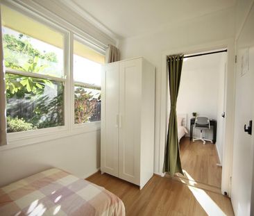 Mount Waverley - Photo 2