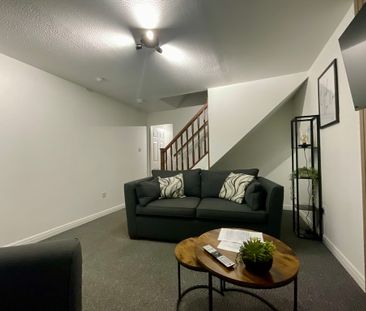 3 bedroom Mid Terraced House to let - Photo 1