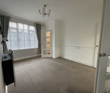 3 bed Terraced - To Let - Photo 5