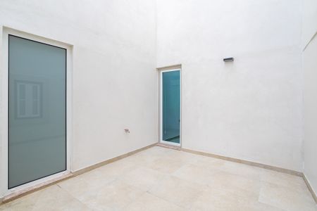 Apartamento T0 para arrendamento sem móveis e com terraço em Santos, Lisboa - Photo 2