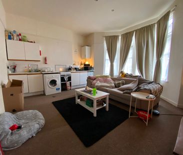 Flat 1 37 Neville Street, Cardiff CF11 6LQ - Photo 2