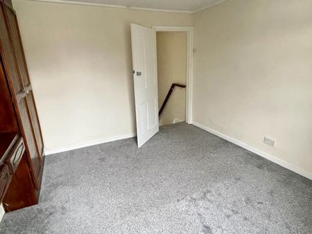 2 bedroom end of terrace house to rent - Photo 5