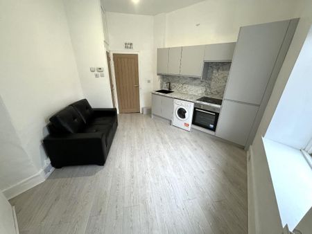 1 bedroom flat to rent - Photo 3