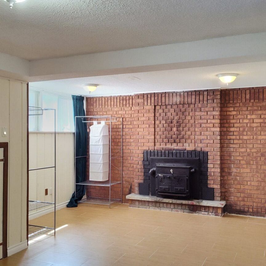 For Lease - 84 Marilake Drive Unit# Lower, Toronto, Ontario - Photo 1