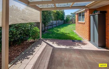 Idyllic Family Retreat in Cranbourne North - Photo 5