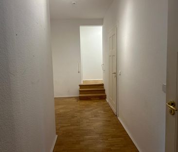 Frisch renovierte Hochparterrewohnung mit Parkett und Gartennutzung... - Photo 1