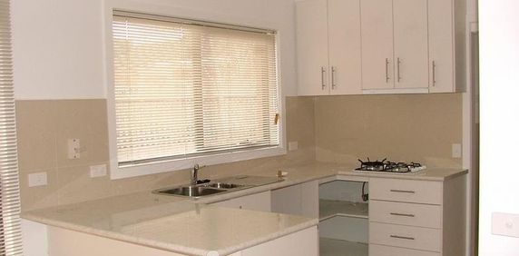 Large Townhouse - Quiet Area - Photo 2