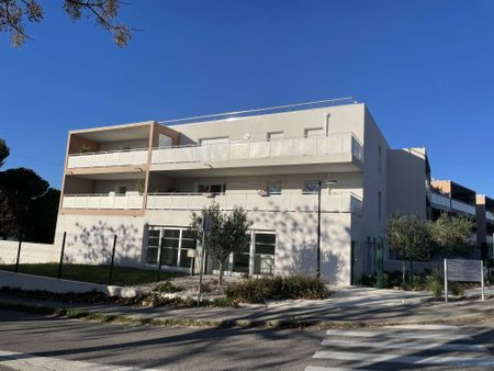 A louer appartement 2 pièces 38 m² avec parking double 13600 La Ciotat - Photo 2