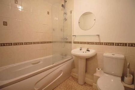 East Wing, Dame Margaret Hall, The Avenue, NE38 - Photo 4