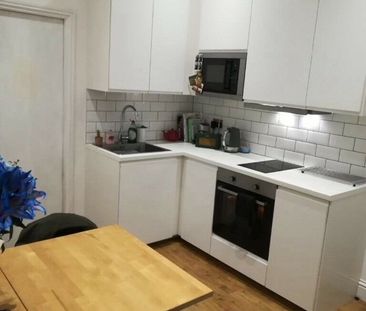 1 Bed Flat, Silk Mills Path, SE13 - Photo 4