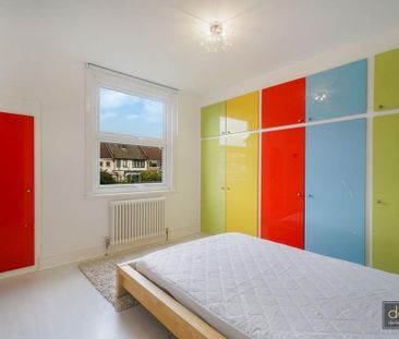 3 bedroom flat to rent - Photo 4