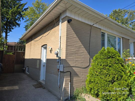 For Lease - 122 Kitchener Road, Toronto, Ontario - Photo 1
