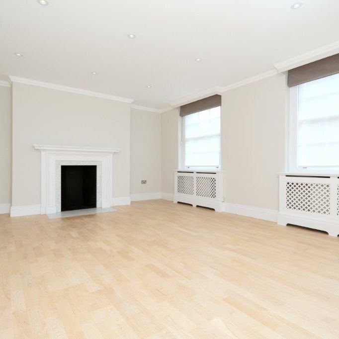 2 double bedroom 2 bathroom 2nd floor apartment in Marylebone with wooden floors available immediately on an unfurnished basis. - Photo 1
