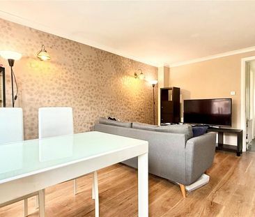 2 bedroom end of terrace house to rent - Photo 4