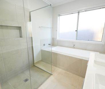 7 Daisy Street, Ripley, Qld 4306 - Photo 2