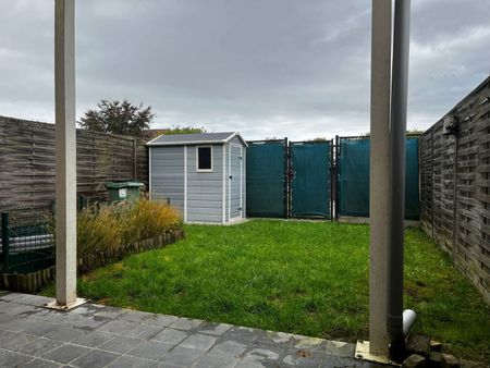 Landelijke rijwoning met 2 slaapkamers en tuintje gelegen in een rustige verkaveling - Foto 3