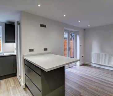 3 bedroom detached house to rent - Photo 5