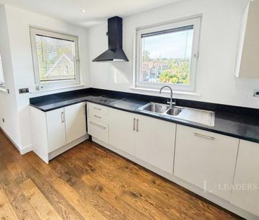 3 bedroom flat to rent - Photo 6