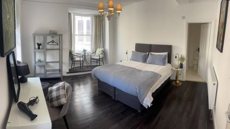 8 bedroom house of multiple occupation to rent - Photo 5