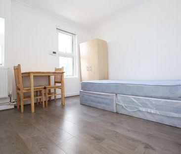Studio Flat, Palmerston Road, N22 - Photo 1