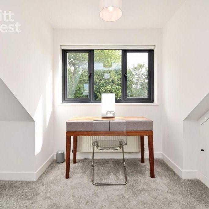 5 bedroom detached bungalow to rent - Photo 1