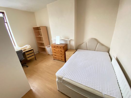 6 Bed Student Accommodation - Photo 1