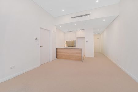 Luxurious 1 bedroom apartment close to amenities for lease - Photo 3