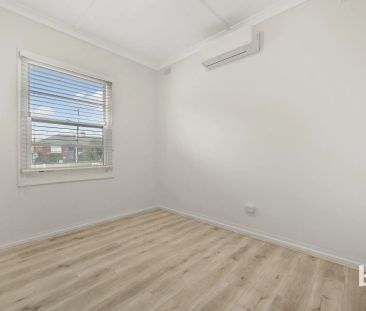 Freshly Renovated Home with Modern Comforts and Spacious Yard - Photo 4