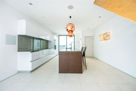 Hazlebury Road, London, SW6 - Photo 3