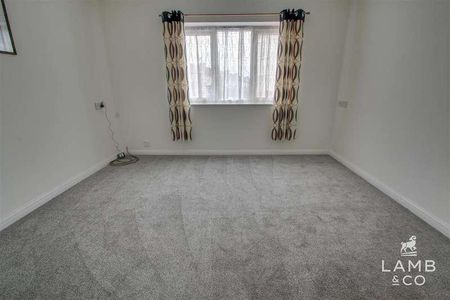 Old Road, Clacton-on-sea, CO15 - Photo 3