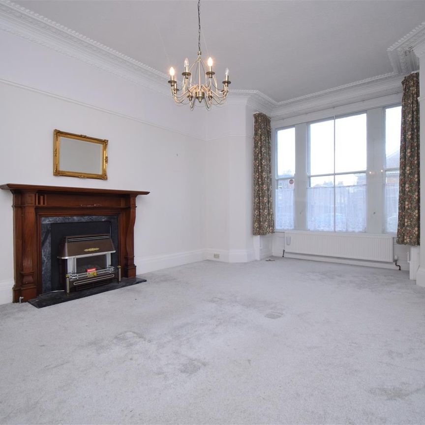 Cathedral Close, Wakefield - Photo 1