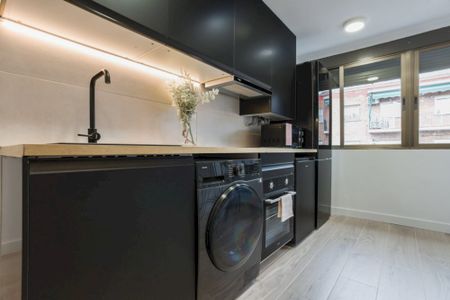 Spacious room with private bathroom in Carabanchel - Foto 2