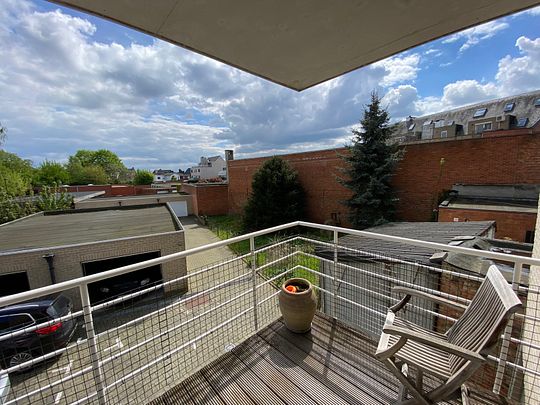 Gezellig appartement in het centrum met terras en garage - Foto 1