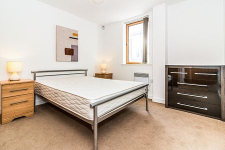 2 bedroom flat to rent - Photo 3