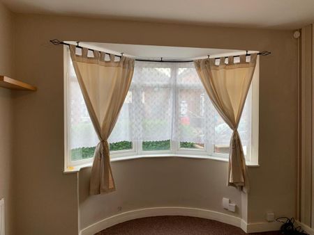 3 bedroom semi-detached house to rent - Photo 5