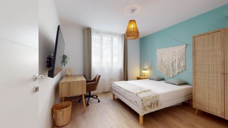 NOGUES Roommate 3 Bedrooms at Toulon - Photo 2