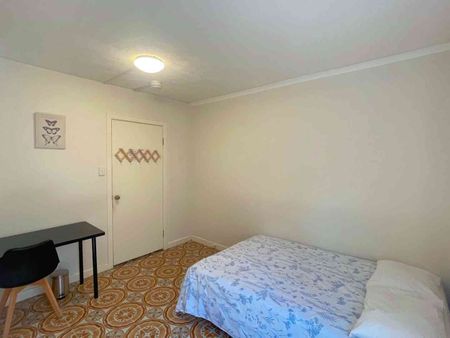 East Brisbane - Photo 2