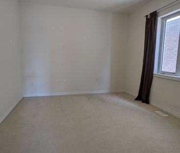 For Lease - 3270 Mintwood Circle, Oakville, Ontario - Photo 3