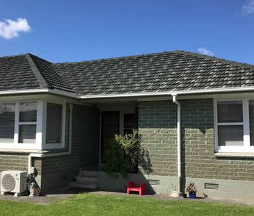 Cosy Two Bedroom Unit in Prime Location - Photo 3