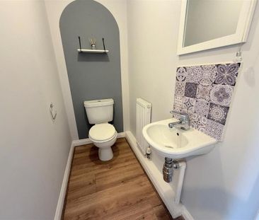 2 bedroom end of terrace house to rent - Photo 5