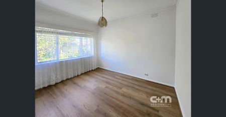 Spacious and Inviting Family Home - Photo 2