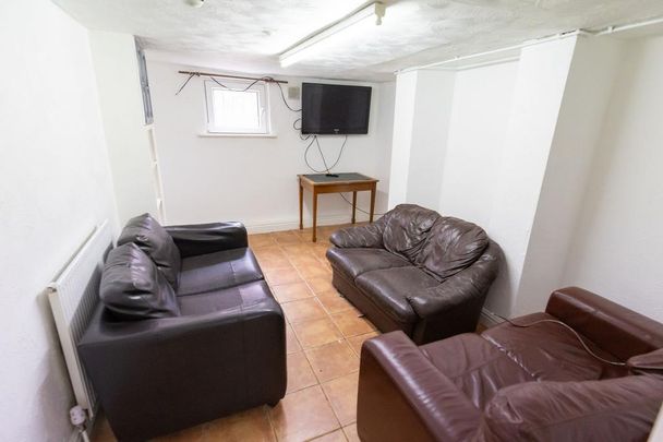 5 bedroom house to rent - Photo 1